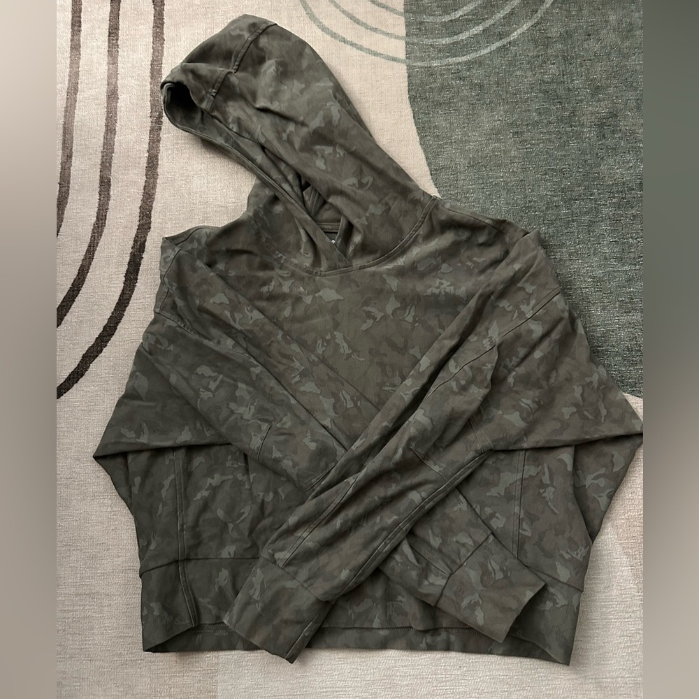 Athleta Olive Camouflage Cropped Hoodie